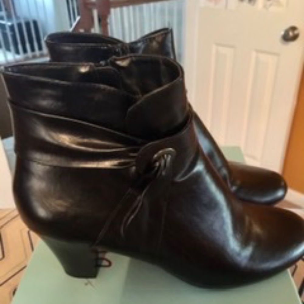 High-heeled Booties - Picture 3 of 7